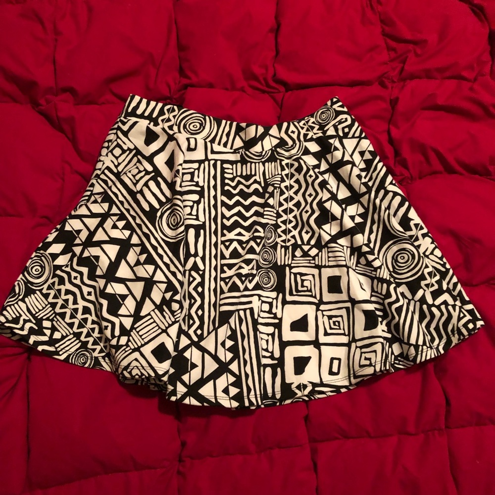 Printed black and white tribal pattern skirt